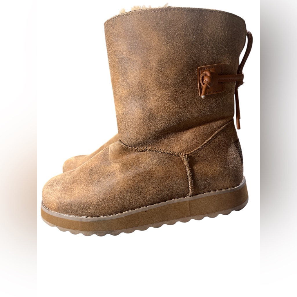 Sketchers Brown Suede Boots Lined With Fur